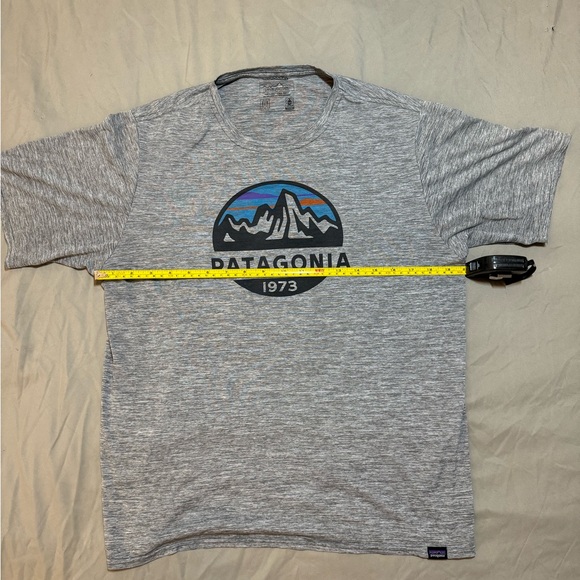 Patagonia Men’s Capilene Cool Daily 50+ UPF Stretch Performance T-Shirt - Picture 3 of 6